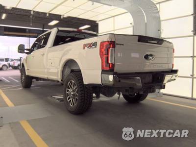 2019 Ford Super Duty F-350 Lariat Crew Cab Long Bed - zdjęcie 2 z 38 - miniatura