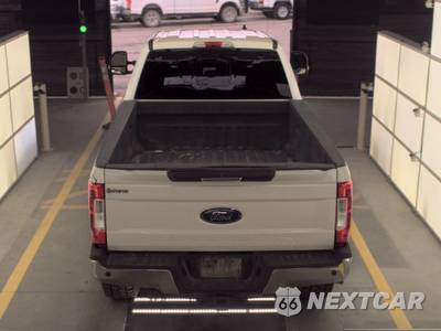 2019 Ford Super Duty F-350 Lariat Crew Cab Long Bed - zdjęcie 34 z 38 - miniatura