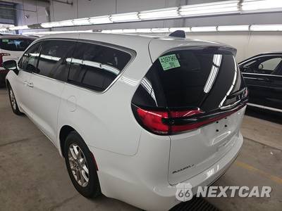 2024 Chrysler Pacifica Touring 121.6" WB - zdjęcie 6 z 32 - miniatura