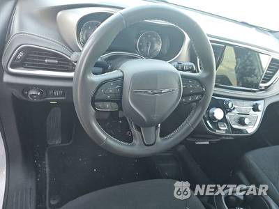 2024 Chrysler Pacifica Touring 121.6" WB - zdjęcie 10 z 32 - miniatura