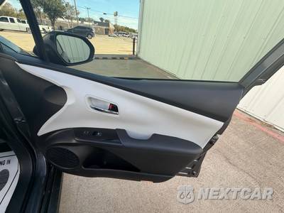 2016 Toyota Prius Two - zdjęcie 38 z 52 - miniatura