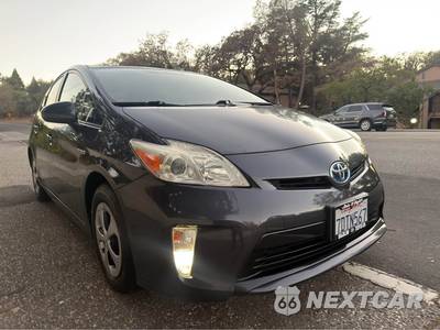 2014 Toyota Prius Two - zdjęcie 2 z 16 - miniatura