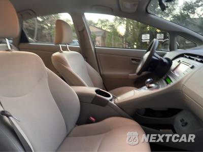 2014 Toyota Prius Two - zdjęcie 10 z 16 - miniatura