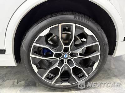 2026 BMW X7 xDrive40i M SPORT LINE - zdjęcie 27 z 31 - miniatura