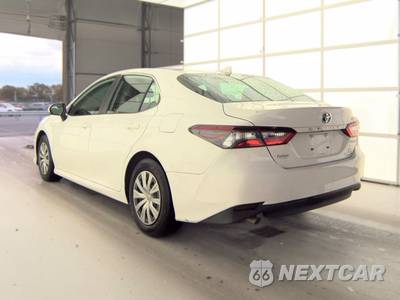 2022 Toyota Camry Hybrid LE - zdjęcie 6 z 31 - miniatura