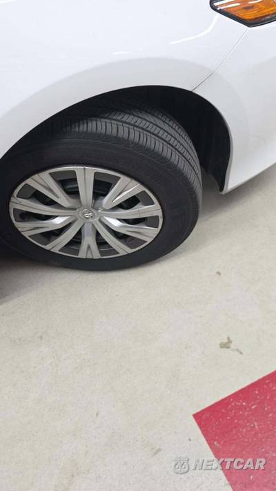 2022 Toyota Camry Hybrid LE - zdjęcie 31 z 31 - miniatura