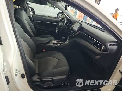 2022 Toyota Camry Hybrid LE - zdjęcie 8 z 31 - miniatura