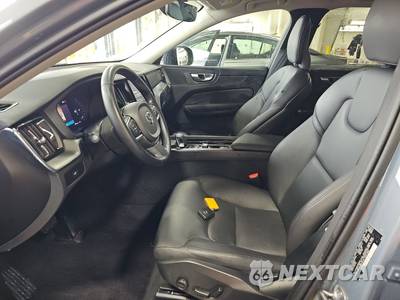 2024 Volvo XC60 B5 Core Dark Theme - zdjęcie 7 z 30 - miniatura