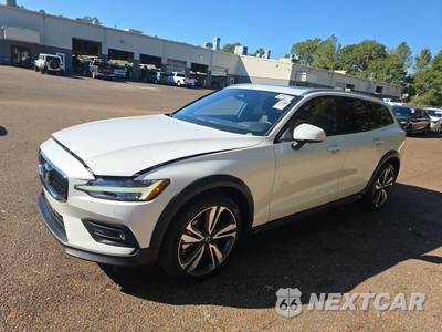 2025 Volvo V60 Cross Country B5 Plus - zdjęcie 1 z 20 - miniatura