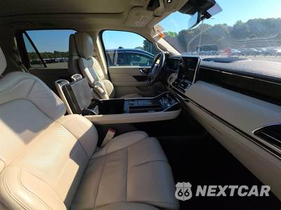 2020 Lincoln Navigator Reserve - zdjęcie 8 z 30 - miniatura