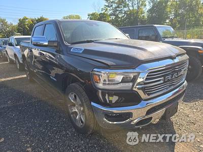 2023 Ram 1500 Laramie Crew Cab Short Bed - zdjęcie 3 z 23 - miniatura