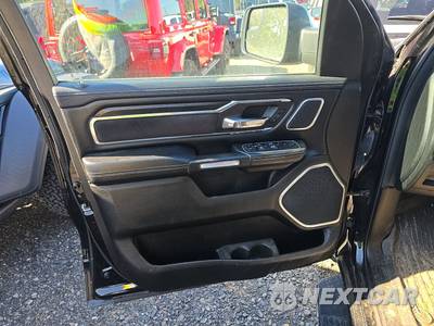 2023 Ram 1500 Laramie Crew Cab Short Bed - zdjęcie 9 z 23 - miniatura