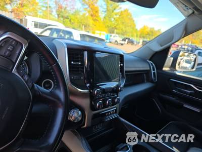 2022 Ram 1500 Laramie Crew Cab Medium Bed - zdjęcie 11 z 25 - miniatura