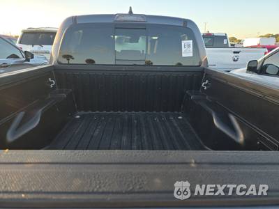 2021 Toyota Tacoma SR5 Crew Cab Medium Bed - zdjęcie 16 z 21 - miniatura