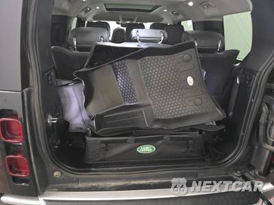 2023 Land Rover Defender 130 First Edition - zdjęcie 17 z 20 - miniatura