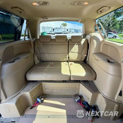 2010 Honda Odyssey Touring w/Navigation & RES 118.1" WB - zdjęcie 23 z 134 - miniatura