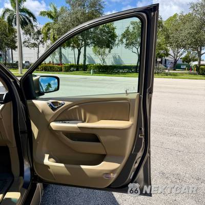 2010 Honda Odyssey Touring w/Navigation & RES 118.1" WB - zdjęcie 52 z 134 - miniatura