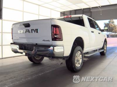 2025 Ram 2500 Big Horn Crew Cab Medium Bed - zdjęcie 4 z 28 - miniatura
