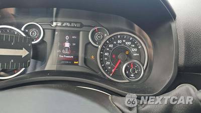 2025 Ram 2500 Big Horn Crew Cab Medium Bed - zdjęcie 28 z 34 - miniatura