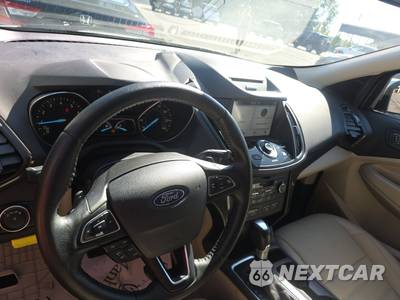 2017 Ford Escape Titanium - zdjęcie 17 z 35 - miniatura