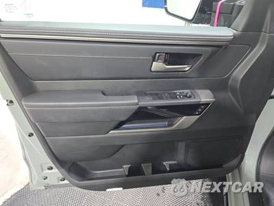 2026 Toyota Tundra i-FORCE MAX Limited Crew Cab Short Bed - zdjęcie 9 z 18 - miniatura