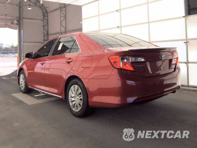 2012 Toyota Camry LE - zdjęcie 6 z 57 - miniatura