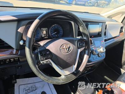 2017 Toyota Sienna Limited Premium 7-Passenger 119.3" WB - zdjęcie 11 z 37 - miniatura