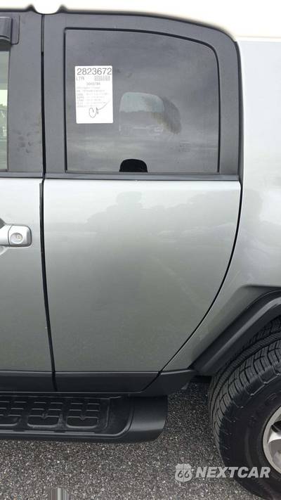2012 Toyota FJ Cruiser w/Rear Doors - zdjęcie 21 z 28 - miniatura