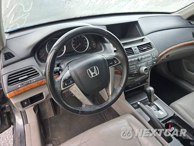 2011 Honda Accord Sedan EX-L w/Navigation - zdjęcie 11 z 50 - miniatura