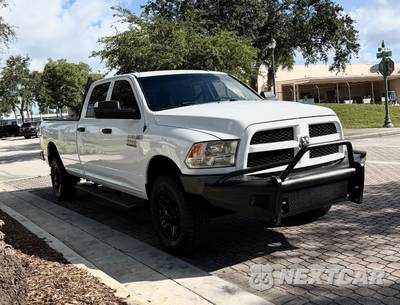 2017 Ram 2500 Tradesman Crew Cab Long Bed - zdjęcie 6 z 36 - miniatura