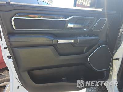 2022 Ram 1500 Laramie Crew Cab Short Bed - zdjęcie 9 z 23 - miniatura