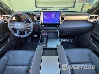 2025 Toyota Sequoia Limited - zdjęcie 11 z 48 - miniatura