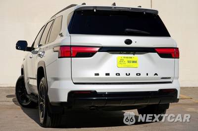 2025 Toyota Sequoia Limited - zdjęcie 4 z 48 - miniatura