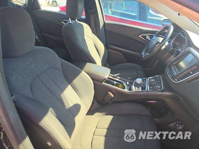 2016 Chrysler 200 Limited - zdjęcie 8 z 35 - miniatura