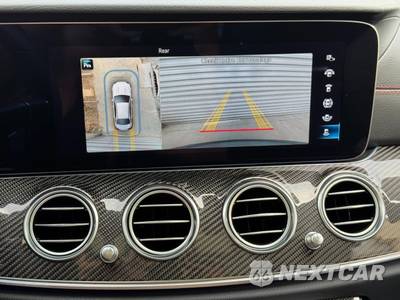 2022 Mercedes-Benz AMG E 53 4MATIC Sedan - zdjęcie 33 z 48 - miniatura