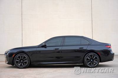 2025 BMW 7 Series Sedan 740i - zdjęcie 7 z 48 - miniatura