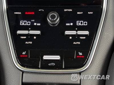2018 Porsche Panamera - zdjęcie 36 z 48 - miniatura