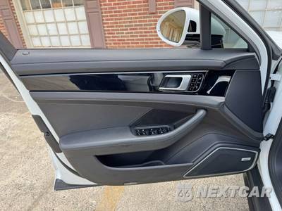 2018 Porsche Panamera - zdjęcie 44 z 48 - miniatura