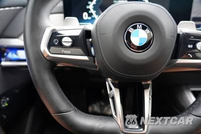 2025 BMW 7 Series Sedan 740i - zdjęcie 22 z 48 - miniatura