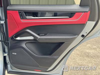 2025 Porsche Cayenne S - zdjęcie 48 z 48 - miniatura