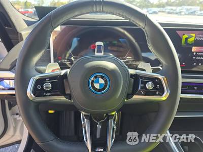 2026 BMW 7 Series 750e xDrive M SPORT LINE - zdjęcie 10 z 21 - miniatura
