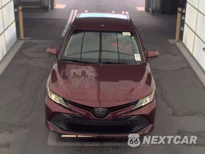 2018 Toyota Camry LE - zdjęcie 2 z 32 - miniatura