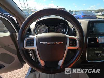 2014 Chrysler Town & Country Touring 121.2" WB - zdjęcie 10 z 36 - miniatura