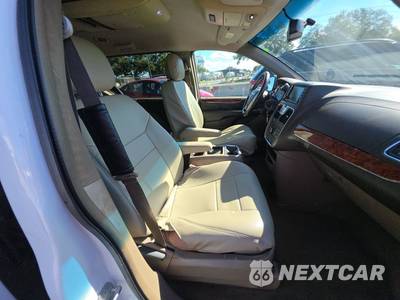 2014 Chrysler Town & Country Touring 121.2" WB - zdjęcie 8 z 36 - miniatura