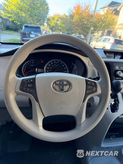2012 Toyota Sienna LE 8-Passenger 119.3" WB - zdjęcie 14 z 36 - miniatura