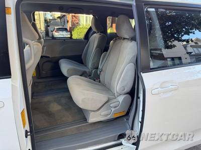 2012 Toyota Sienna LE 8-Passenger 119.3" WB - zdjęcie 23 z 36 - miniatura