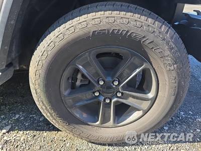 2020 Jeep Wrangler Unlimited Sahara Altitude Edition - zdjęcie 9 z 22 - miniatura