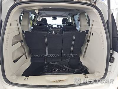 2023 Chrysler Pacifica Limited 121.6" WB - zdjęcie 17 z 37 - miniatura