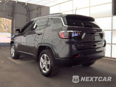 2023 Jeep Compass Latitude - zdjęcie 8 z 24 - miniatura