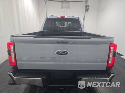 2024 Ford Super Duty F-250 Lariat Crew Cab Medium Bed - zdjęcie 5 z 19 - miniatura